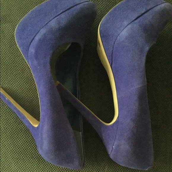 Jessica Simpson "Waleo" Pumps - Picture 4 of 6